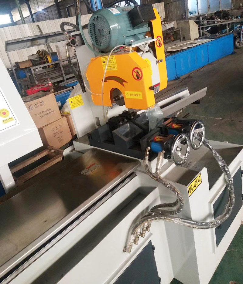 MH425CNC-全主動擺布夾切管機